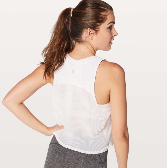 Lululemon Just Pleat It Tank Top Size 6 in White - Picture 1 of 7